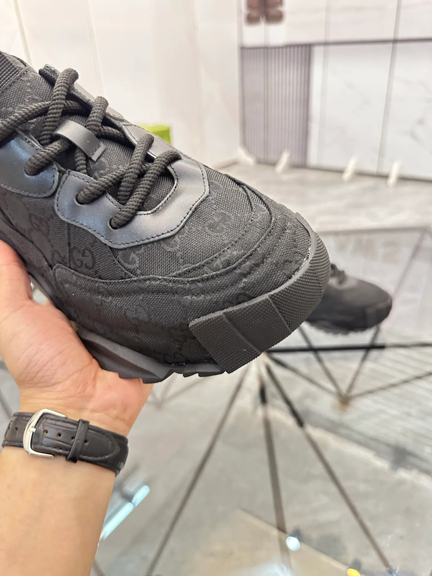 Men's shoes for sale 💰: 💰P580¥ Product trademark: Gucci* "Gucci*" low-top casual shoes Regular size: 38-45 (can be customized to 46) Large size Product materials: Upper imported cowhide stitching original material, breathable lining, original outsole. No.: 0008